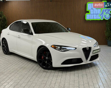 Белый Альфа Ромео Джулия, объемом двигателя 2 л и пробегом 55 тыс. км за 23000 $, фото 8 на Automoto.ua