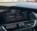 Белый Альфа Ромео Джулия, объемом двигателя 2 л и пробегом 125 тыс. км за 21900 $, фото 20 на Automoto.ua