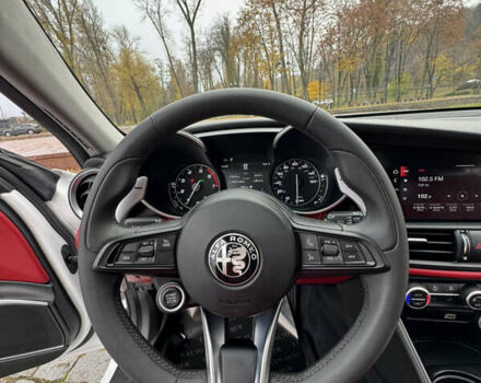 Білий Альфа Ромео Джулія, об'ємом двигуна 2 л та пробігом 40 тис. км за 22999 $, фото 131 на Automoto.ua