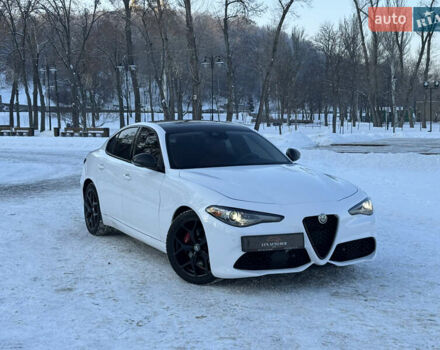 Білий Альфа Ромео Джулія, об'ємом двигуна 2 л та пробігом 40 тис. км за 22999 $, фото 154 на Automoto.ua
