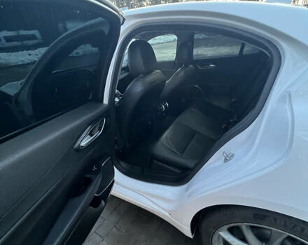 Білий Альфа Ромео Джулія, об'ємом двигуна 2 л та пробігом 82 тис. км за 24000 $, фото 8 на Automoto.ua