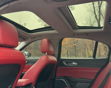 Белый Альфа Ромео Джулия, объемом двигателя 2 л и пробегом 40 тыс. км за 24999 $, фото 31 на Automoto.ua