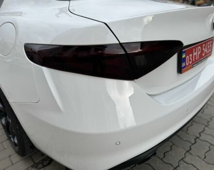 Белый Альфа Ромео Джулия, объемом двигателя 2 л и пробегом 110 тыс. км за 25000 $, фото 10 на Automoto.ua