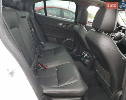 Альфа Ромео Джулія 2020 у Києві на Automoto.ua Білий Альфа Ромео Джулія, об'ємом двигуна 2 л та пробігом 50 тис. км за 18650 $, фото 9 на Automoto.ua