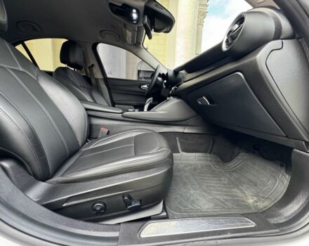 Белый Альфа Ромео Джулия, объемом двигателя 2 л и пробегом 110 тыс. км за 25000 $, фото 16 на Automoto.ua