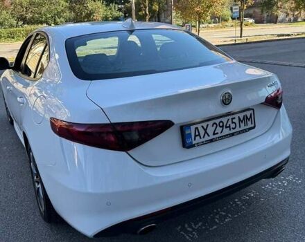 Белый Альфа Ромео Джулия, объемом двигателя 2 л и пробегом 47 тыс. км за 28500 $, фото 11 на Automoto.ua