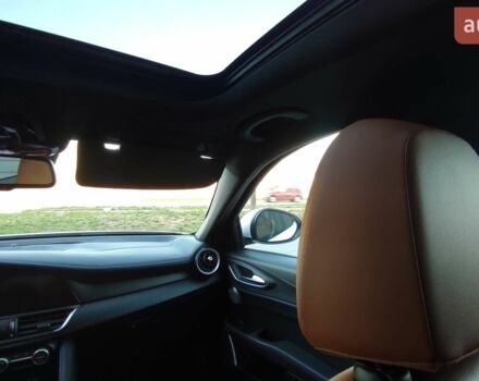 Белый Альфа Ромео Джулия, объемом двигателя 2 л и пробегом 23 тыс. км за 26500 $, фото 149 на Automoto.ua