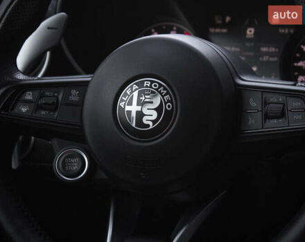 Белый Альфа Ромео Джулия, объемом двигателя 2 л и пробегом 28 тыс. км за 25000 $, фото 25 на Automoto.ua