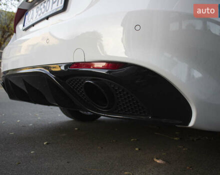 Белый Альфа Ромео Джулия, объемом двигателя 2 л и пробегом 28 тыс. км за 25000 $, фото 39 на Automoto.ua