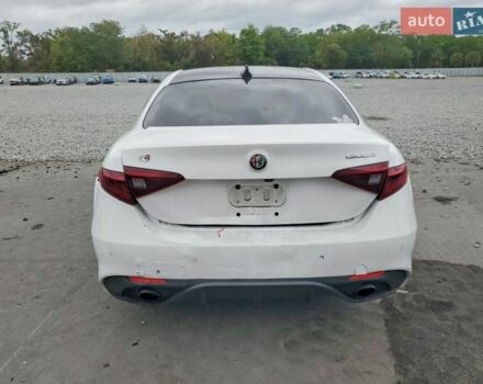 Білий Альфа Ромео Джулія, об'ємом двигуна 2 л та пробігом 56 тис. км за 7000 $, фото 2 на Automoto.ua