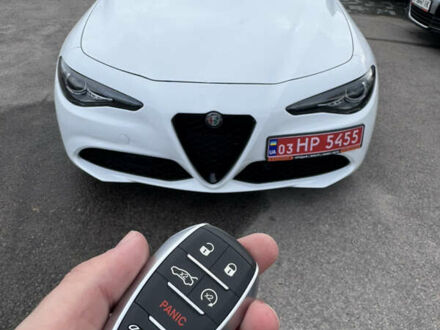 Белый Альфа Ромео Джулия, объемом двигателя 2 л и пробегом 110 тыс. км за 25000 $, фото 1 на Automoto.ua