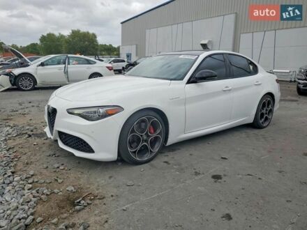 Білий Альфа Ромео Джулія, об'ємом двигуна 2 л та пробігом 56 тис. км за 7000 $, фото 1 на Automoto.ua