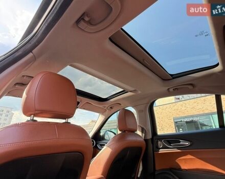 Черный Альфа Ромео Джулия, объемом двигателя 2 л и пробегом 195 тыс. км за 14000 $, фото 9 на Automoto.ua