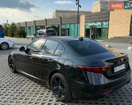 Черный Альфа Ромео Джулия, объемом двигателя 2 л и пробегом 195 тыс. км за 14000 $, фото 2 на Automoto.ua