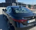 Чорний Альфа Ромео Джулія, об'ємом двигуна 2 л та пробігом 76 тис. км за 18000 $, фото 9 на Automoto.ua