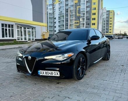 Черный Альфа Ромео Джулия, объемом двигателя 2 л и пробегом 73 тыс. км за 17400 $, фото 2 на Automoto.ua