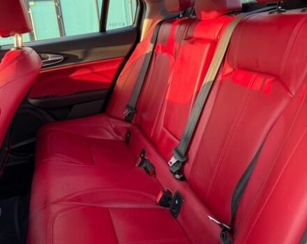 Чорний Альфа Ромео Джулія, об'ємом двигуна 2 л та пробігом 58 тис. км за 18500 $, фото 13 на Automoto.ua