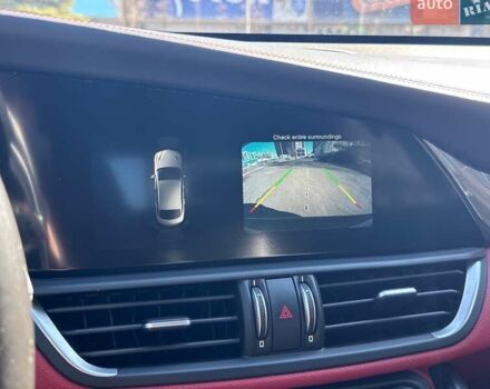 Чорний Альфа Ромео Джулія, об'ємом двигуна 2.9 л та пробігом 63 тис. км за 38500 $, фото 50 на Automoto.ua