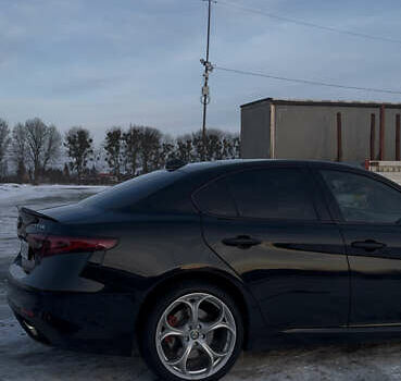 Черный Альфа Ромео Джулия, объемом двигателя 2 л и пробегом 114 тыс. км за 18700 $, фото 2 на Automoto.ua