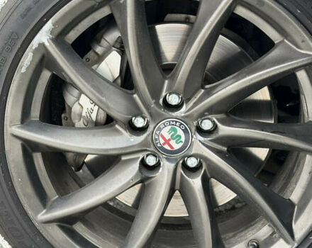 Чорний Альфа Ромео Джулія, об'ємом двигуна 2 л та пробігом 63 тис. км за 20900 $, фото 44 на Automoto.ua