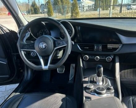 Чорний Альфа Ромео Джулія, об'ємом двигуна 2 л та пробігом 157 тис. км за 19500 $, фото 18 на Automoto.ua
