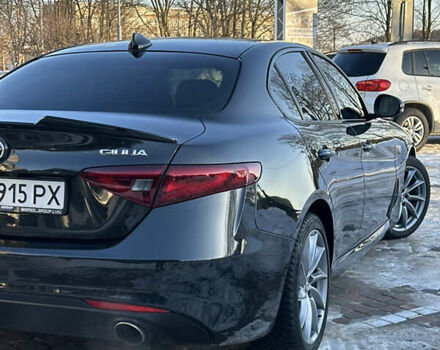 Черный Альфа Ромео Джулия, объемом двигателя 2 л и пробегом 78 тыс. км за 17500 $, фото 8 на Automoto.ua