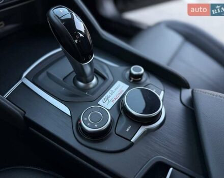 Альфа Ромео Джулія 2017 у Дніпро (Дніпропетровську) на Automoto.ua Чорний Альфа Ромео Джулія, об'ємом двигуна 2 л та пробігом 73 тис. км за 16900 $, фото 27 на Automoto.ua