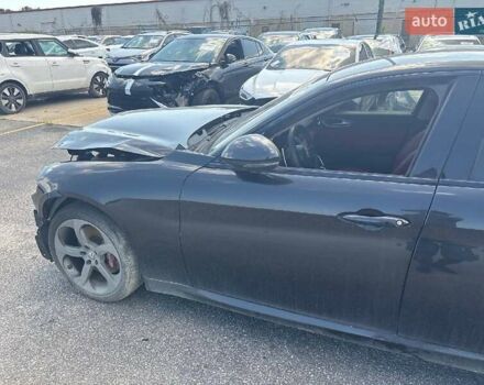 Черный Альфа Ромео Джулия, объемом двигателя 2 л и пробегом 105 тыс. км за 11500 $, фото 6 на Automoto.ua