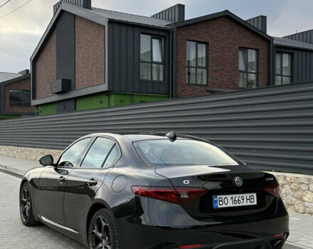 Черный Альфа Ромео Джулия, объемом двигателя 2 л и пробегом 120 тыс. км за 19900 $, фото 4 на Automoto.ua