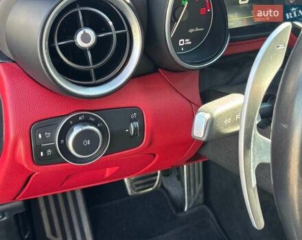 Чорний Альфа Ромео Джулія, об'ємом двигуна 2.9 л та пробігом 63 тис. км за 38500 $, фото 32 на Automoto.ua