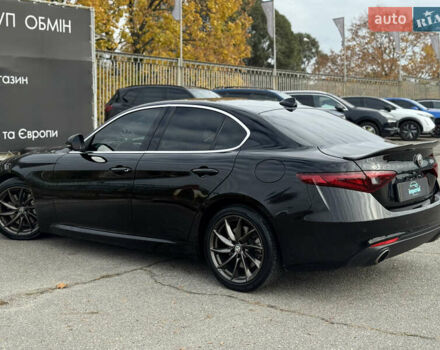 Черный Альфа Ромео Джулия, объемом двигателя 2 л и пробегом 58 тыс. км за 19999 $, фото 5 на Automoto.ua