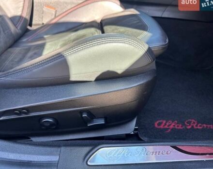 Чорний Альфа Ромео Джулія, об'ємом двигуна 2.9 л та пробігом 63 тис. км за 38500 $, фото 65 на Automoto.ua