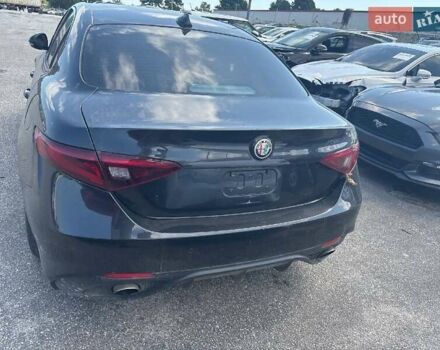 Черный Альфа Ромео Джулия, объемом двигателя 2 л и пробегом 105 тыс. км за 11500 $, фото 7 на Automoto.ua