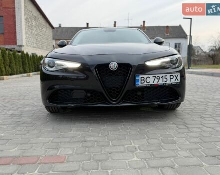 Черный Альфа Ромео Джулия, объемом двигателя 2 л и пробегом 80 тыс. км за 17000 $, фото 1 на Automoto.ua