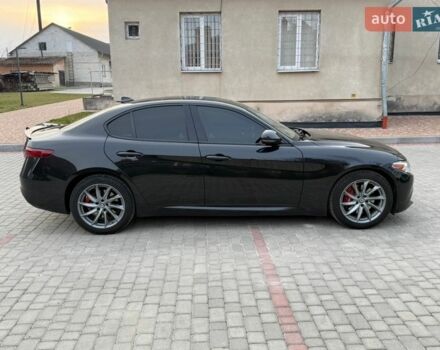 Черный Альфа Ромео Джулия, объемом двигателя 2 л и пробегом 80 тыс. км за 17000 $, фото 7 на Automoto.ua