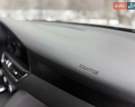 Чорний Альфа Ромео Джулія, об'ємом двигуна 2 л та пробігом 62 тис. км за 20500 $, фото 35 на Automoto.ua