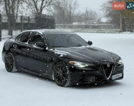 Чорний Альфа Ромео Джулія, об'ємом двигуна 2 л та пробігом 62 тис. км за 20500 $, фото 1 на Automoto.ua