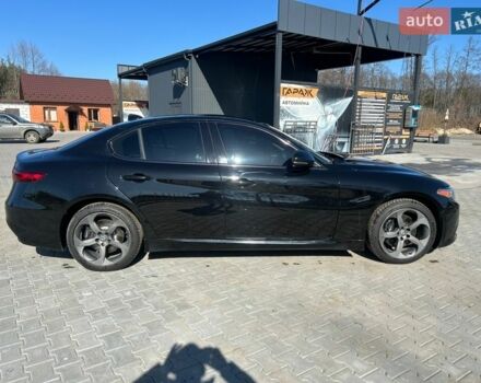Чорний Альфа Ромео Джулія, об'ємом двигуна 2 л та пробігом 157 тис. км за 19500 $, фото 5 на Automoto.ua