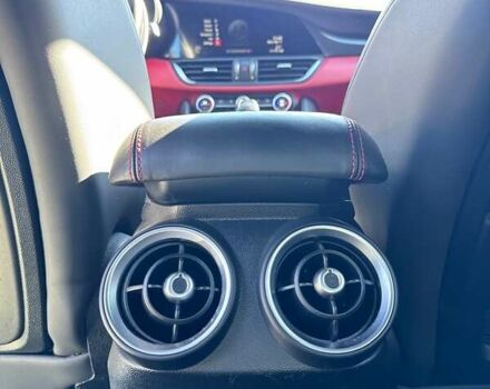 Чорний Альфа Ромео Джулія, об'ємом двигуна 2.9 л та пробігом 63 тис. км за 38500 $, фото 60 на Automoto.ua