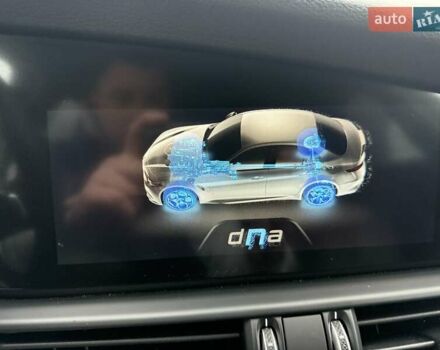 Чорний Альфа Ромео Джулія, об'ємом двигуна 2 л та пробігом 62 тис. км за 20500 $, фото 45 на Automoto.ua