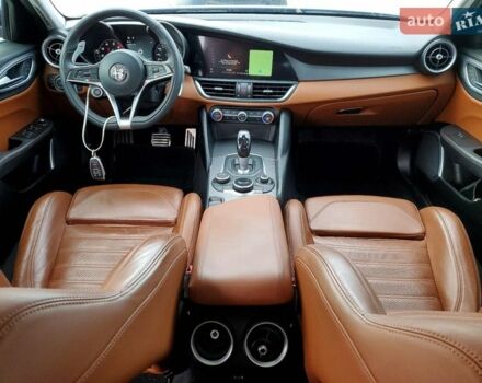 Чорний Альфа Ромео Джулія, об'ємом двигуна 2 л та пробігом 106 тис. км за 3500 $, фото 7 на Automoto.ua