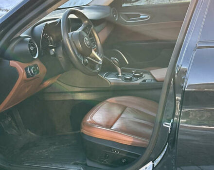 Черный Альфа Ромео Джулия, объемом двигателя 2 л и пробегом 78 тыс. км за 17500 $, фото 14 на Automoto.ua