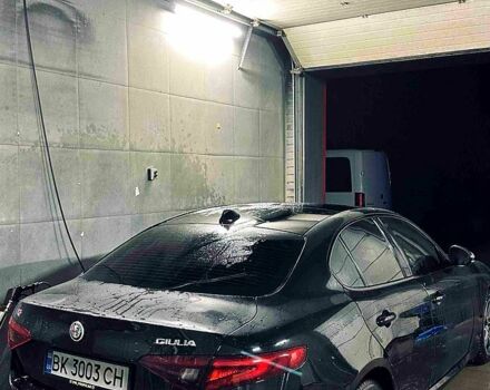 Чорний Альфа Ромео Джулія, об'ємом двигуна 2 л та пробігом 157 тис. км за 19500 $, фото 9 на Automoto.ua