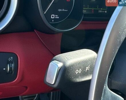 Чорний Альфа Ромео Джулія, об'ємом двигуна 2.9 л та пробігом 63 тис. км за 38500 $, фото 35 на Automoto.ua