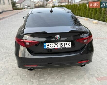 Черный Альфа Ромео Джулия, объемом двигателя 2 л и пробегом 80 тыс. км за 17000 $, фото 16 на Automoto.ua