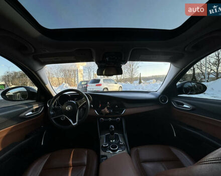 Черный Альфа Ромео Джулия, объемом двигателя 2 л и пробегом 78 тыс. км за 17500 $, фото 18 на Automoto.ua