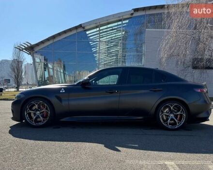 Чорний Альфа Ромео Джулія, об'ємом двигуна 2.9 л та пробігом 63 тис. км за 38500 $, фото 75 на Automoto.ua