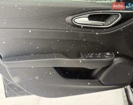 Чорний Альфа Ромео Джулія, об'ємом двигуна 2 л та пробігом 62 тис. км за 20500 $, фото 23 на Automoto.ua