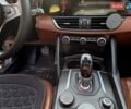 Черный Альфа Ромео Джулия, объемом двигателя 2 л и пробегом 195 тыс. км за 13000 $, фото 7 на Automoto.ua