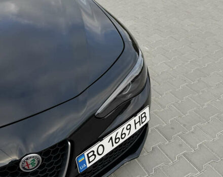 Черный Альфа Ромео Джулия, объемом двигателя 2 л и пробегом 120 тыс. км за 19900 $, фото 1 на Automoto.ua